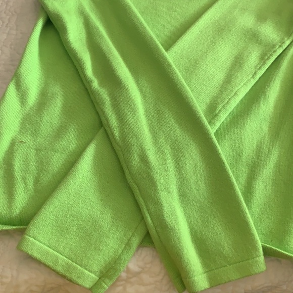 Wanna look like a glow stick 🔋 perfect for a rave costume 💚 - Picture 4 of 4